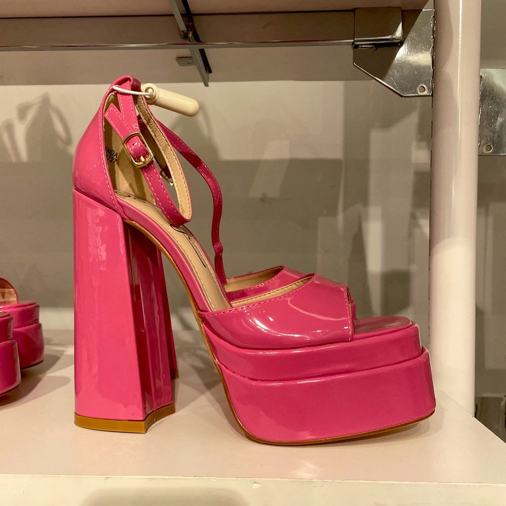 NEW NEVER WORN Pink Platform Heels